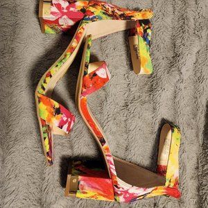 Floral size 9 sandals